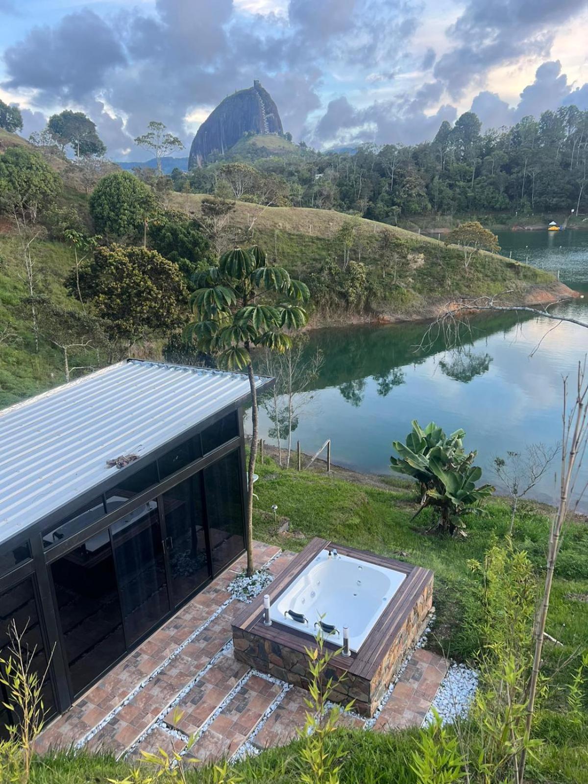Cabana Privada Sin Prisa "Not Rush" Preciosa! Con Jacuzzi, Vista Y Acceso Directo Al Embalse, Vista A La Piedra , Deporte Acuatico Paddle Board And Breakfast Incluidos ! Imperdible Guatapé Exterior foto